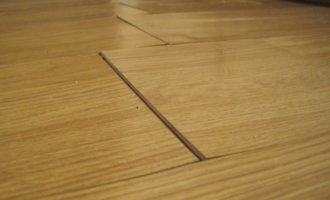 404bdbf230bff8b59f26118c4853e3f0 330x200 - Ужасные недостатки ламината или брак?