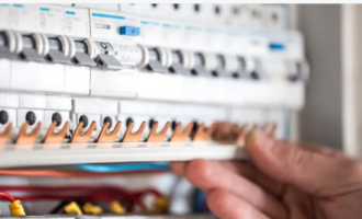 1 5 330x200 - Автоматический выключатель дифференциального тока: защита сети и оборудования