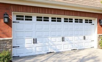 f6c368fd7c79cd3b8366859a4b6dbe57 330x200 - Как выбрать секционные гаражные ворота в Минске и не пожалеть